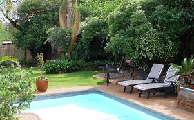 Khayamanzi Guesthouse Hartbeespoort 3*